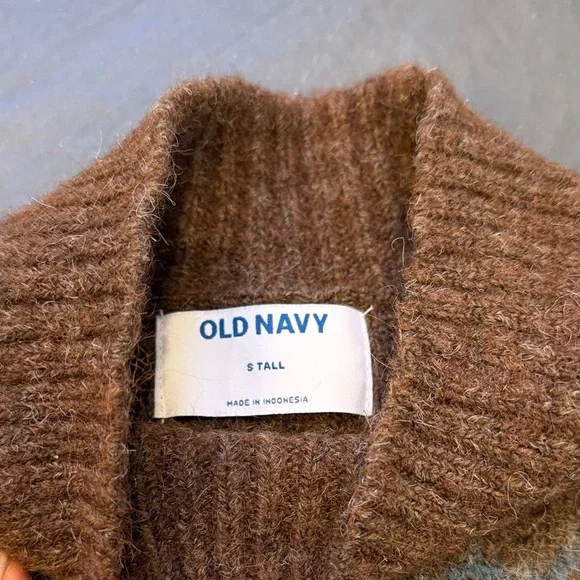 Women’s Old Navy Brown Fair Isle Sweater Small Tall Like New - Picture 2 of 4